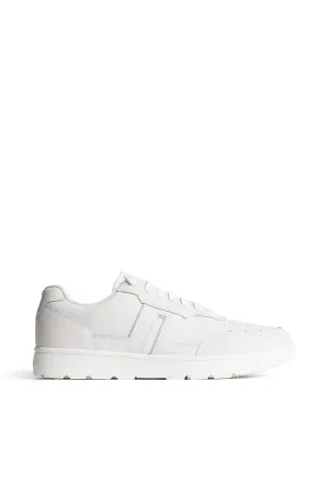 Ace Low-Top Golf Sneaker / White