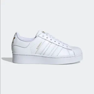 Adidas Originals sneakers con zeppa da donna Superstar Bold W FV3334 bianco-oro