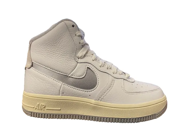 Nike scarpa sneakers da donna alta Air Force 1 High Sculpt DC3590 101 bianco latte-argento